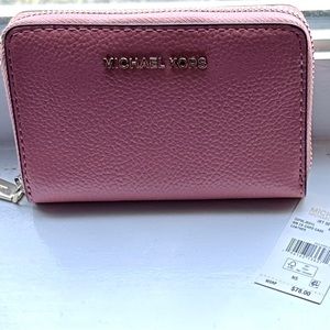 **SOLD** MICHAEL Michael Kors Jet Set Small Zip Around Card Case